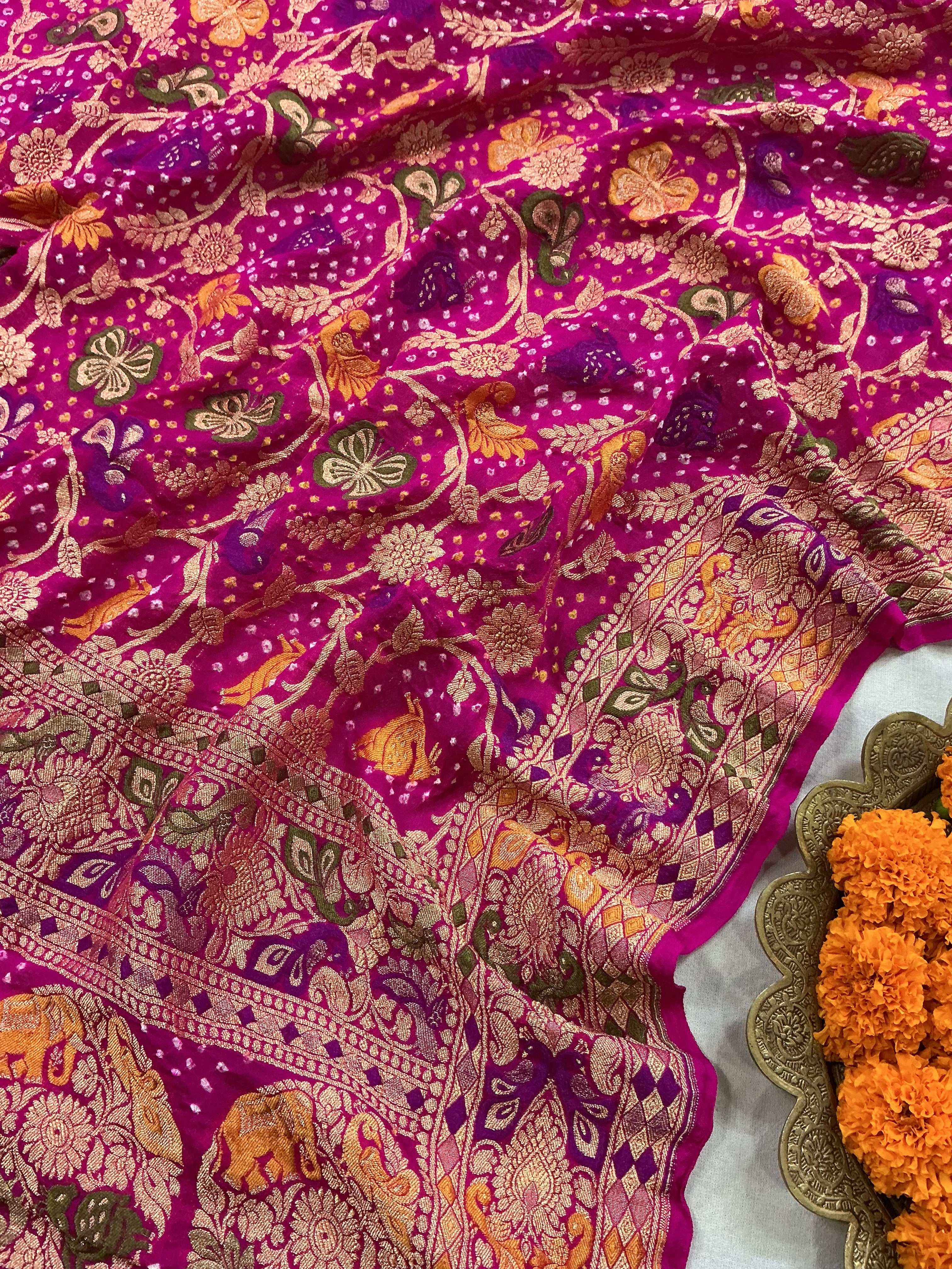 Traditional Shikargha Banarasi Bandhani Dupaata