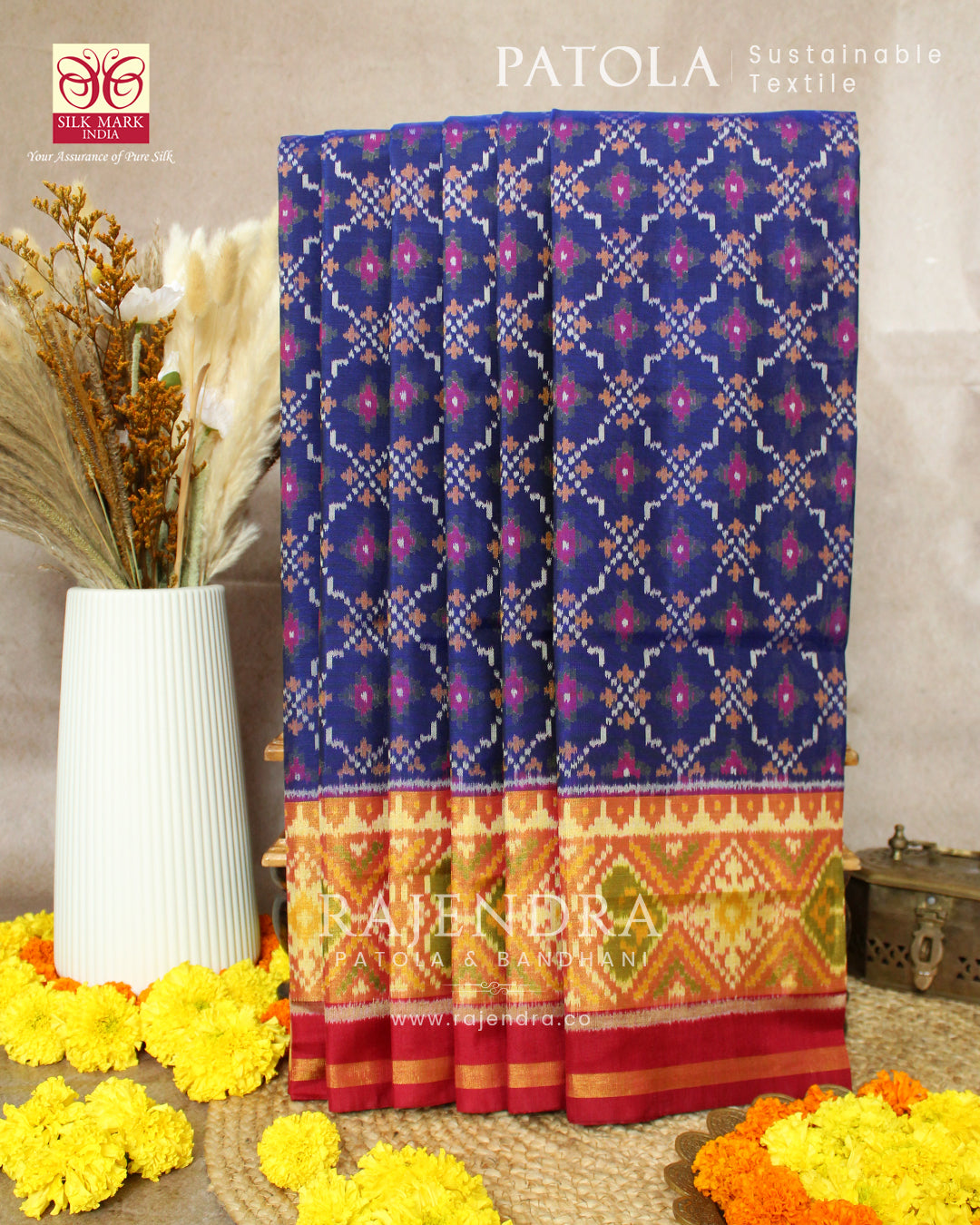 Traditional Buttonful Bhat Red and Blue Single Ikat Rajkot Patola Saree