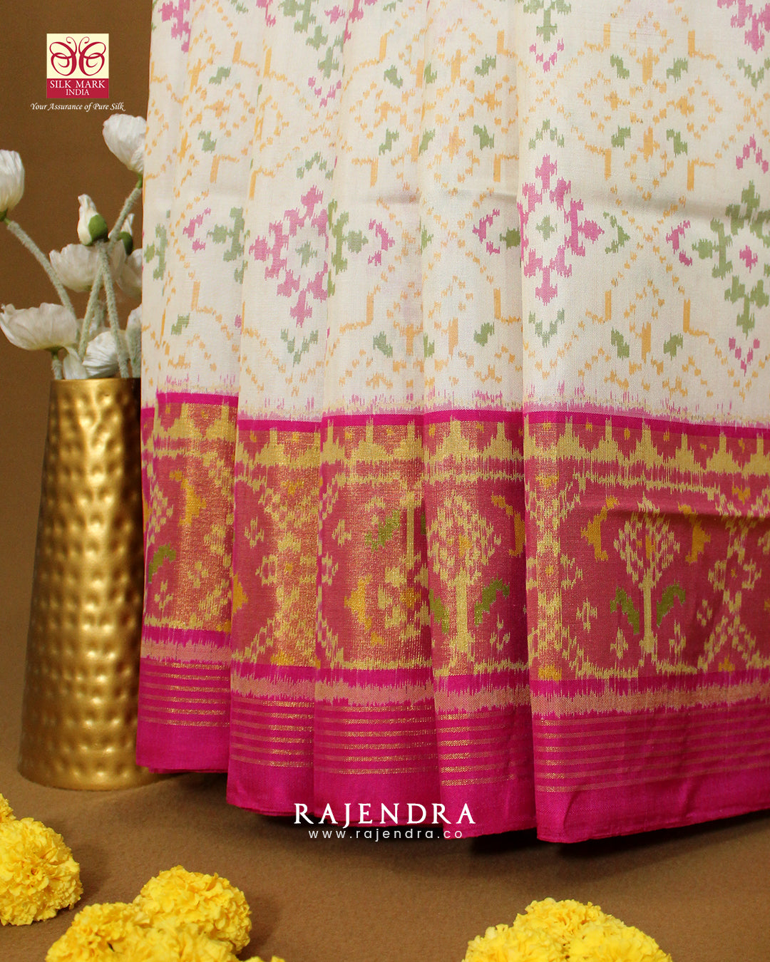 Traditional Chandabhat Pink and Off-White Single Ikat Rajkot Patola Saree
