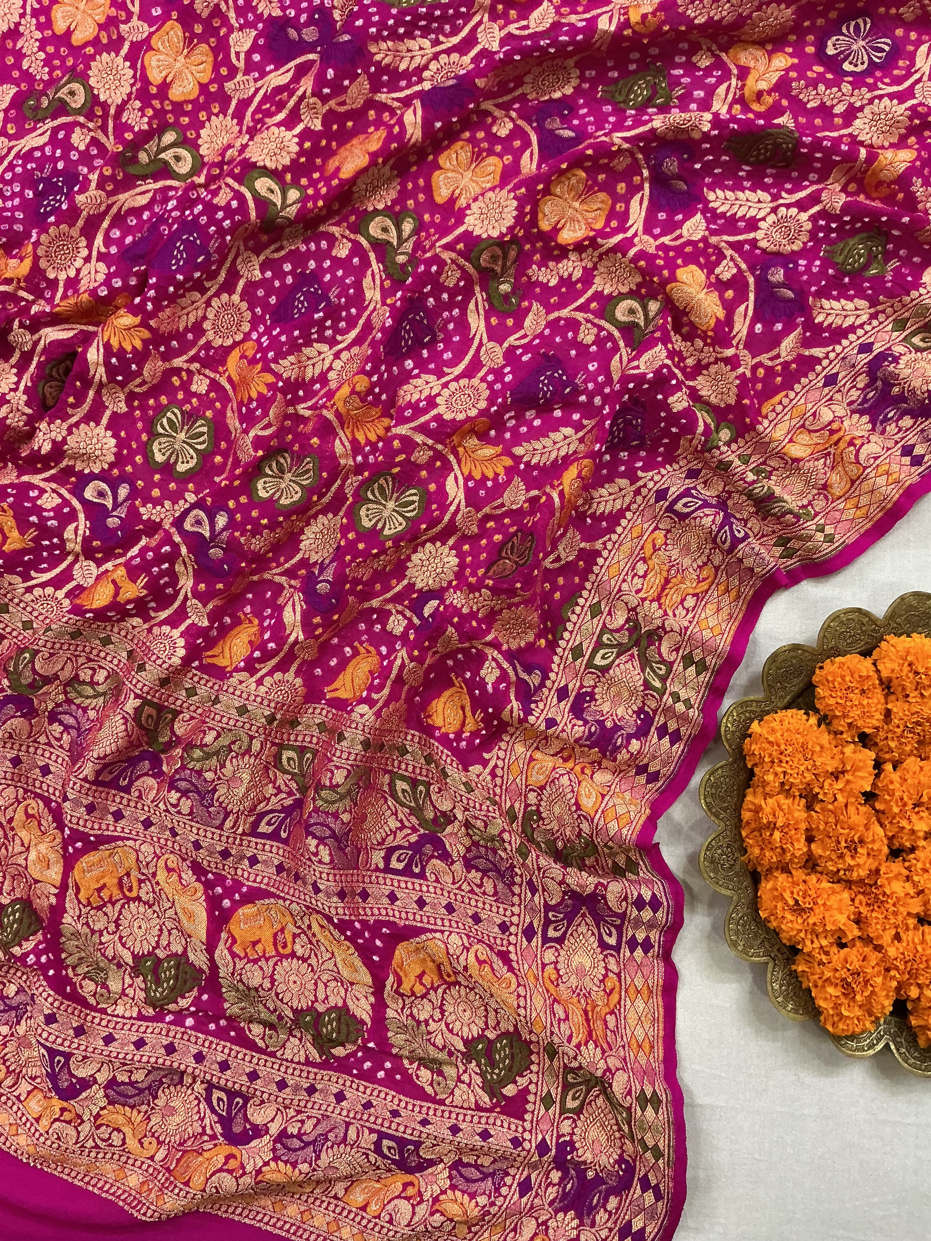 Traditional Shikargha Banarasi Bandhani Dupaata
