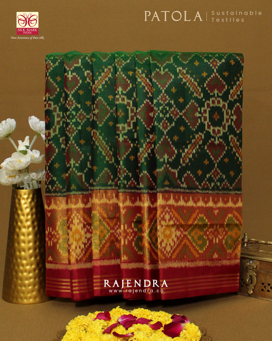 Traditional Manekchowk Bhat Red and Green Single Ikat Rajkot Patola Saree