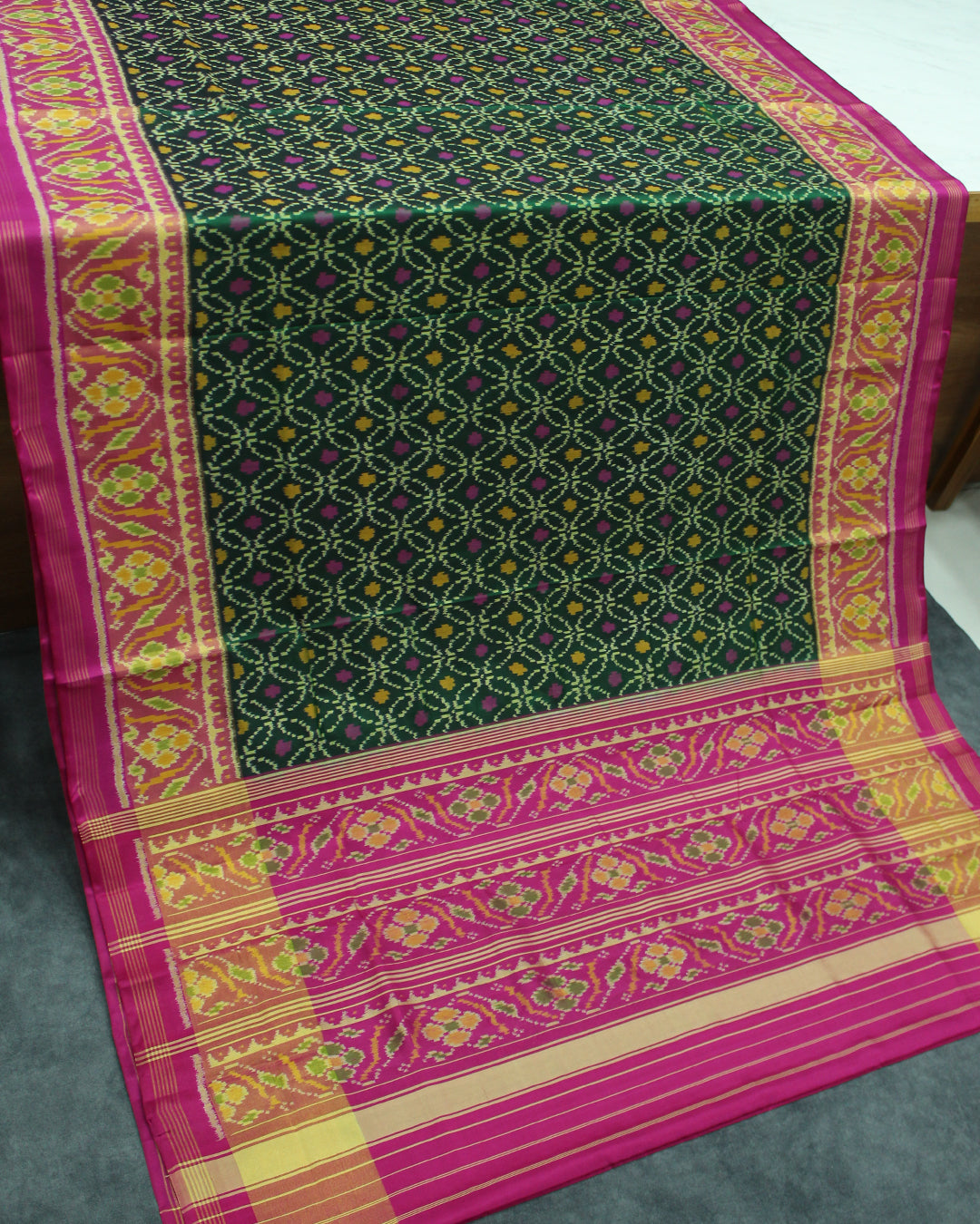 Traditional Sakali Design Green Pink Rajkot Patola Saree