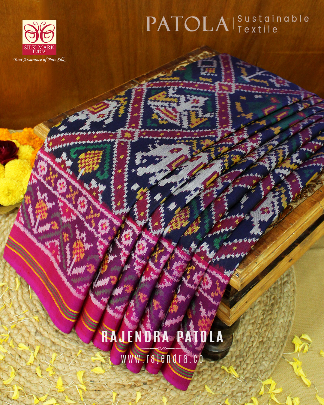 Intricate Handwoven Nari Kunjar Single Ikat Rajkot Patola Saree